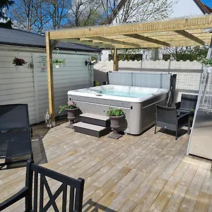 Tg Oasis Oergryte & Lägenhet